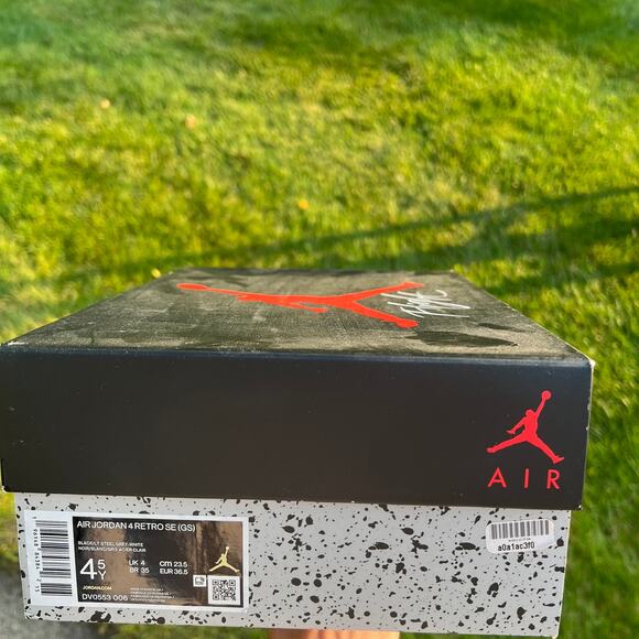 Athletic_Shoes